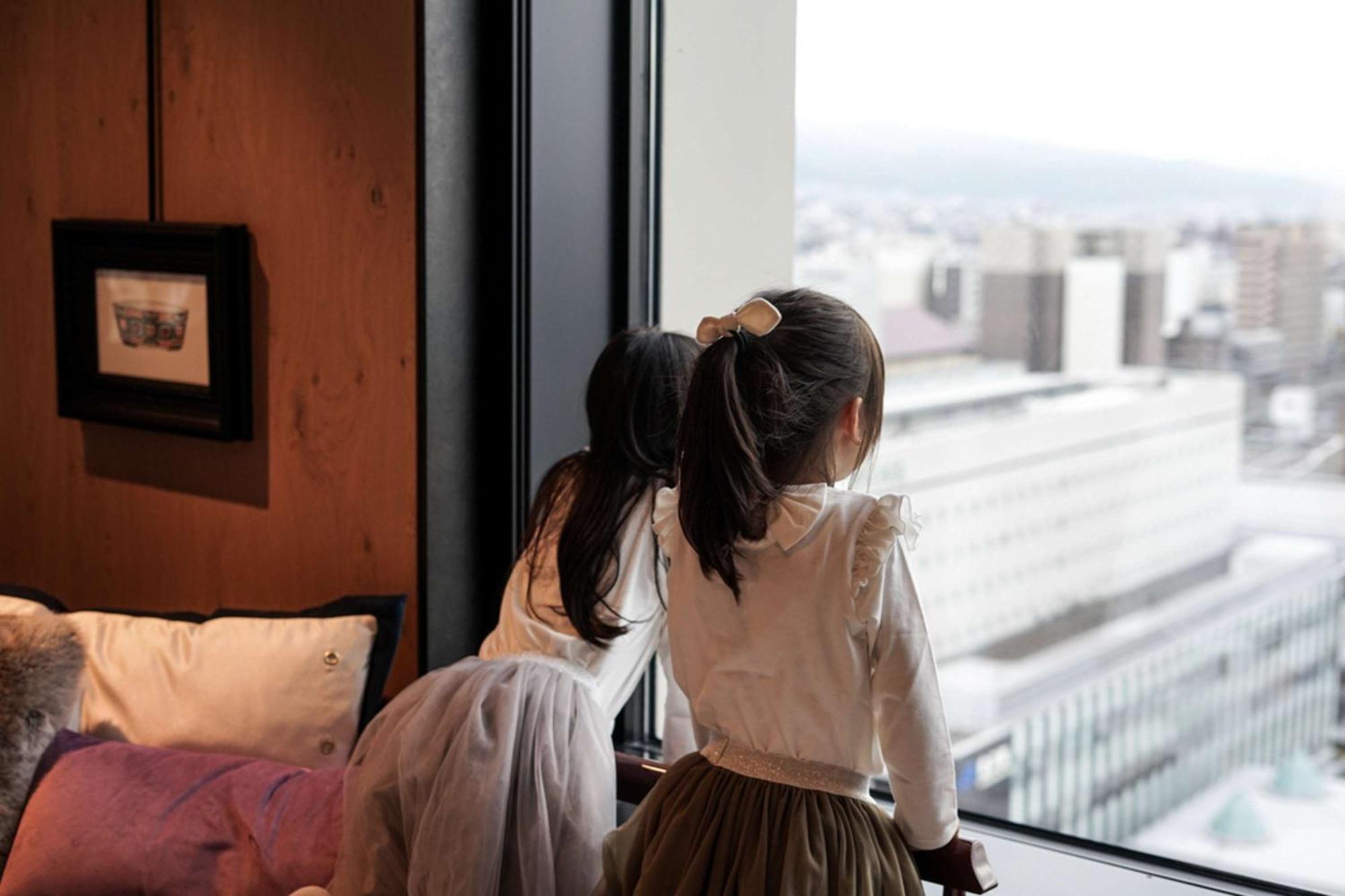Hyatt Centric كانازاوَ المظهر الخارجي الصورة Two girls in hanbok