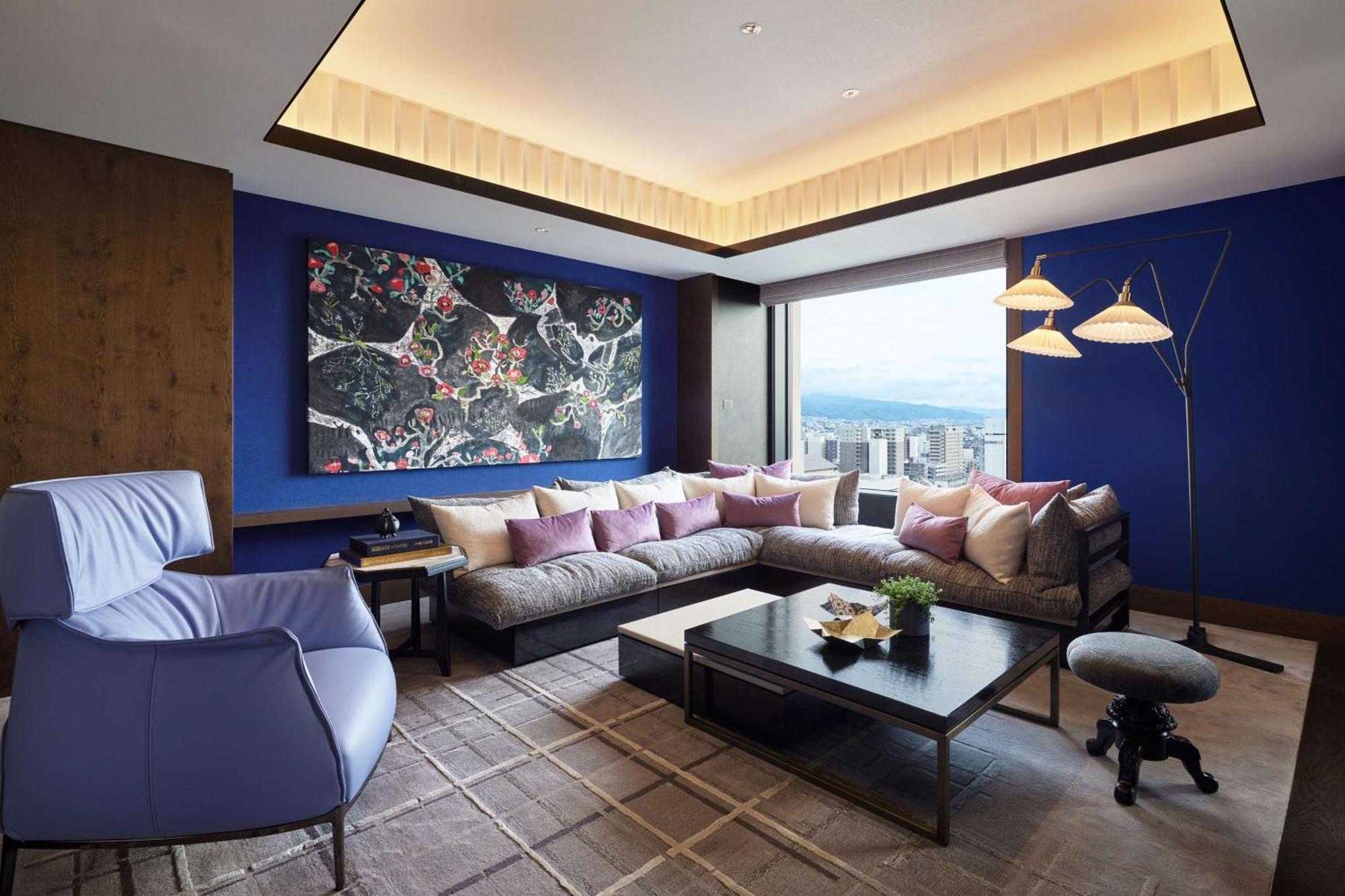 Hyatt Centric كانازاوَ المظهر الخارجي الصورة A living room at the Ritz-Carlton, Osaka